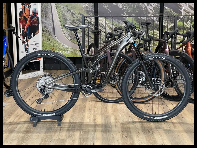 Liv Intrigue 29 1 Medium Smoke Metal 2022